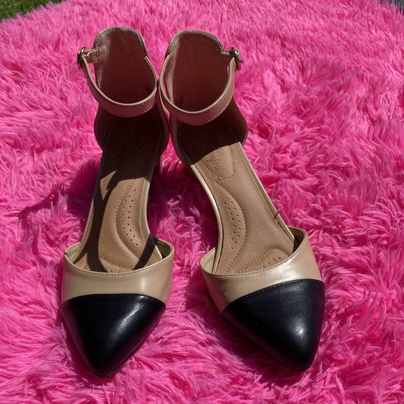 Nude with black tie pointed chunk heel buckle ankle closure size 8.5W - Picture 2 of 11